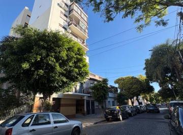 Departamento de 2 ambientes, Monte Castro · Ooprtunidad 2 Ambientes Muy Luminoso con Cochera y Baulera