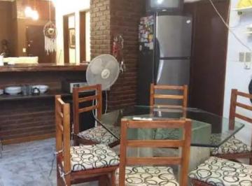 Casa · 690m² · 5 Ambientes · Casa en Venta - 4 Dorm. 3 Baños - 690 m² - Mar de Ajo