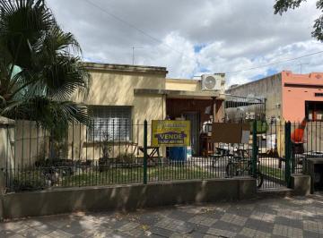 Casa de 3 ambientes, Esteban Echeverría · Linda Casa en Venta 3 Ambientes en Zona Centrica!