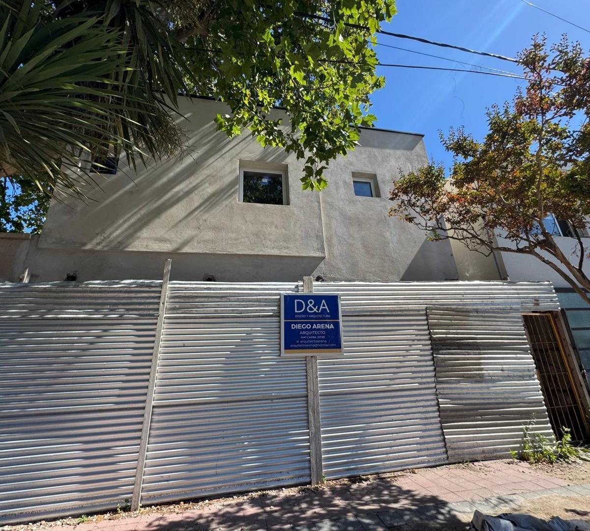 Dúplex 3 amb, 75m² a estrenar con patio — Villa Primera