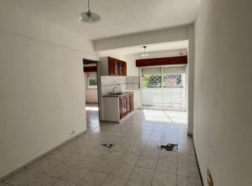 Departamento de 2 ambientes, Avellaneda · Departamento de Dos Ambientes en Piñeyro / Posibilidad de Alquilar Cochera Independiente en Edificio