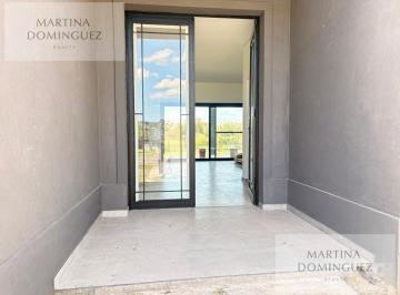 Casa · 163m² · 5 Ambientes · 2 Cocheras · Casa en Venta - 4 Ambientes – Dependencia – Parilla - Cantón Norte