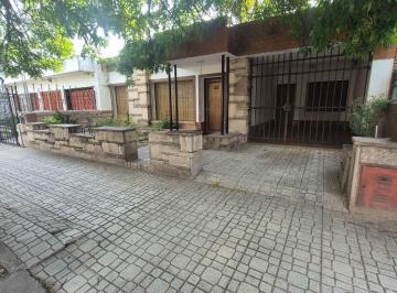 Casa de 6 ambientes, Córdoba · Se Vende // Gran Casa Familiar // 3 Dorm. // B° Ayacucho