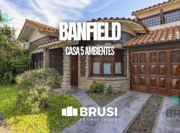 Casa · 160m² · 5 Ambientes · 1 Cochera · Casa en Venta en Banfield 5 Ambientes con Quincho