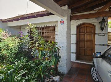Casa · 250m² · 5 Ambientes · 2 Cocheras · Casa Estilo Mediterraneo