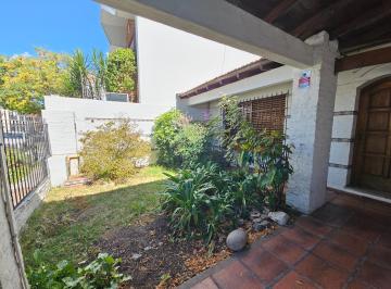 Casa · 250m² · 5 Ambientes · 2 Cocheras · Casa 5 Amb con Parque