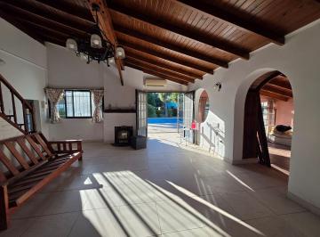 Quinta vacacional · 200m² · 6 Ambientes · 3 Cocheras · Casa Quinta en Venta en Arana, La Plata, G. B. a. Zona Sur