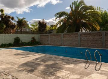 Quinta vacacional · 200m² · 6 Ambientes · 3 Cocheras · Casa Quinta en Venta en Arana, La Plata, G. B. a. Zona Sur