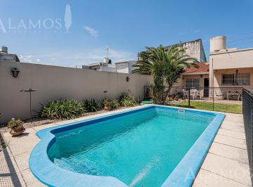 Casa · 124m² · 4 Ambientes · 3 Cocheras · Venta Casa 4 Ambientes en Villa Luzuriaga
