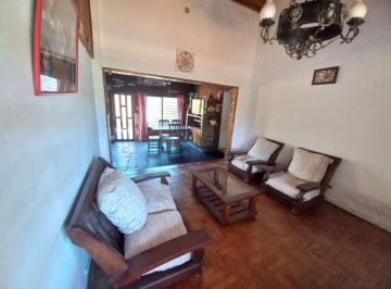 Casa · 102m² · 4 Ambientes · 1 Cochera · Venta Casa en Temperley Lote Propio