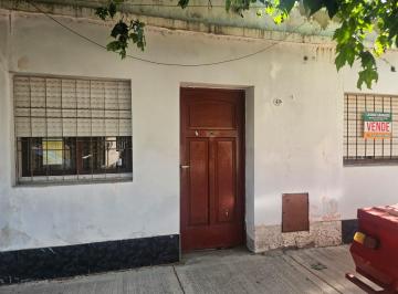 Casa de 3 ambientes, Ezeiza · Casa de 3 Ambientes, Calle Urquiza 430, Ezeiza Centro a 3 Cuadras del Municipio y Estación de Tren