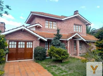 Casa · 246m² · 5 Ambientes · Casa en Venta - 3 Dorm. 3 Baños - Pinamar