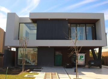 Casa · 500m² · 6 Ambientes · 2 Cocheras · Casa en Venta en El Yacht, Nordelta, Tigre