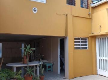 Casa · 190m² · 6 Ambientes · Casa en Venta - 4 Dorm. 2 Baños - La Plata