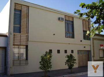 Casa · 160m² · 5 Ambientes · 1 Cochera · Casa en Venta - 3 Dorm. 2 Baños - 211 m² - San Pedro