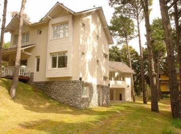 Casa · 287m² · 6 Ambientes · 2 Cocheras · Casa en Venta - 3 Dorm. 4 Baños - Cariló