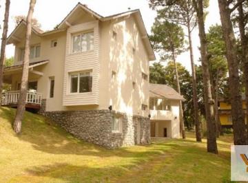 Casa · 287m² · 6 Ambientes · 2 Cocheras · Casa en Venta - 3 Dorm. 4 Baños - Cariló