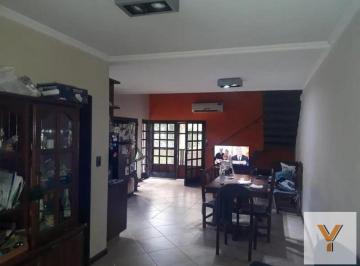 Casa · 160m² · 4 Ambientes · Casa en Venta - 3 Dorm. 2 Baños - 360 m² - Quilmes