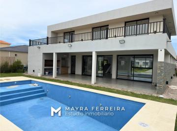 Casa · 240m² · 5 Ambientes · 4 Cocheras · Casa en Venta, El Rebenque, Canning.