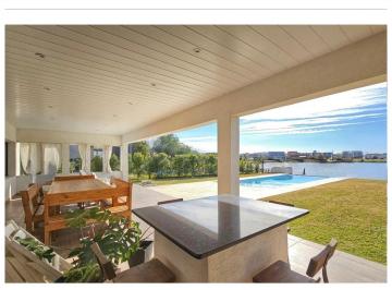 Casa · 260m² · 6 Ambientes · 2 Cocheras · Casa Al Lago en Alquiler Anual de 6 Ambientes en El Barrio Golf El Canton con o Sin Muebles