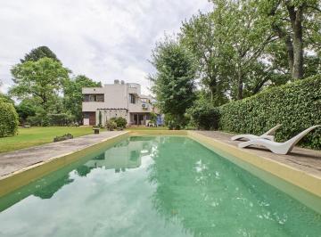 Casa · 160m² · 5 Ambientes · 2 Cocheras · Casa en Venta - 3 Dorm. - Pileta - Bello Horizonte