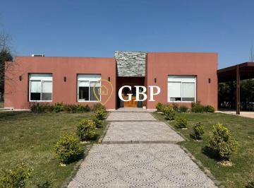 Casa · 180m² · 4 Ambientes · 2 Cocheras · Casa en Alquiler Anual en Canning Barrio Los Talas