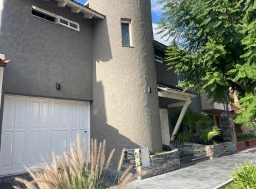 Casa de 7 ambientes, Las Cañas · Casa en Venta en Barrio Jardin Village