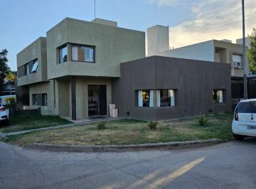 Casa de 4 ambientes, Córdoba · Dúplex 3 Dorm. en Alquiler en Barrio Cerrado Claros del Bosque - Zona Sur