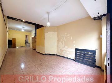 Local comercial Alquiler de 3 ambientes · Uruguay 73. Local, Galpón o Depósito. 130 m². Alto Tránsito Peatonal y Vehicular.
