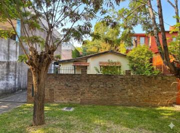 Casa · 56m² · 3 Ambientes · 1 Cochera · Venta Bajo de San Isidro Casa a Reciclar Terreno de 10x20