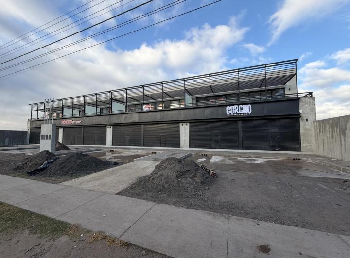 Local comercial · 131m²