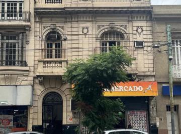Terreno · 912m² · Excelente Lote con Locales Comerciales en Av Rivadavia
