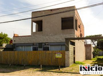 Local comercial , Nueva Atlantis · 2 Locales y 2 Dptos a Terminar: Yrigoyen N° 2927 - Nueva Atlantis - C1041