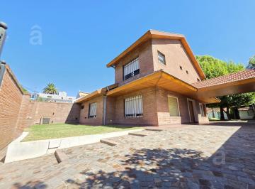 Casa · 293m² · 4 Ambientes · 4 Cocheras · Chalet en Venta Villa Ballester - Excelente Cuatro Ambientes - Zona Plaza Mitre.