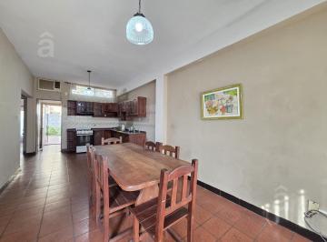 PH · 62m² · 3 Ambientes · 1 Cochera · Casa en Venta en Villa Ballester - PH Tres Ambientes con Cochera y Patio.