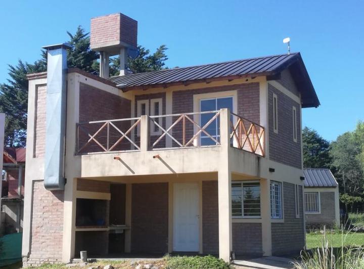 Casa · 560m² · 4 Ambientes · 1 Cochera