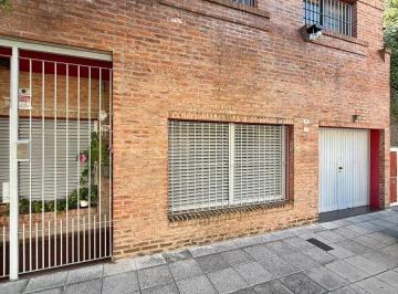 PH de 3 ambientes, Avellaneda · PH Al Frente en Dos Plantas en un Perfecto Estado