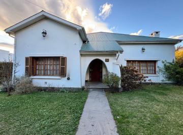 Casa · 326m² · 6 Ambientes · Casa en Esquel