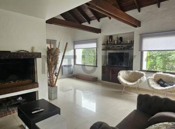 Casa · 300m² · 3 Dormitorios · 2 Cocheras · Casa en Venta, Aranjuez Country Club, Belén de Escobar, Escobar.