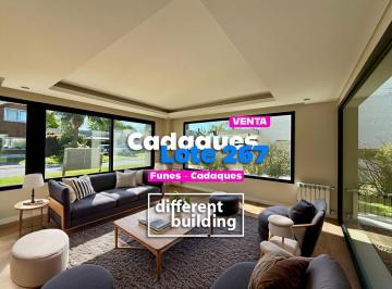 Casa · 264m² · 6 Ambientes · 2 Cocheras · Casa en Venta de 3 Dorm. en Cadaques
