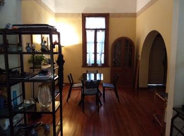 Casa · 168m² · 6 Ambientes · Casa 6 Amb con Patio y Depto Indep en Venta Flores