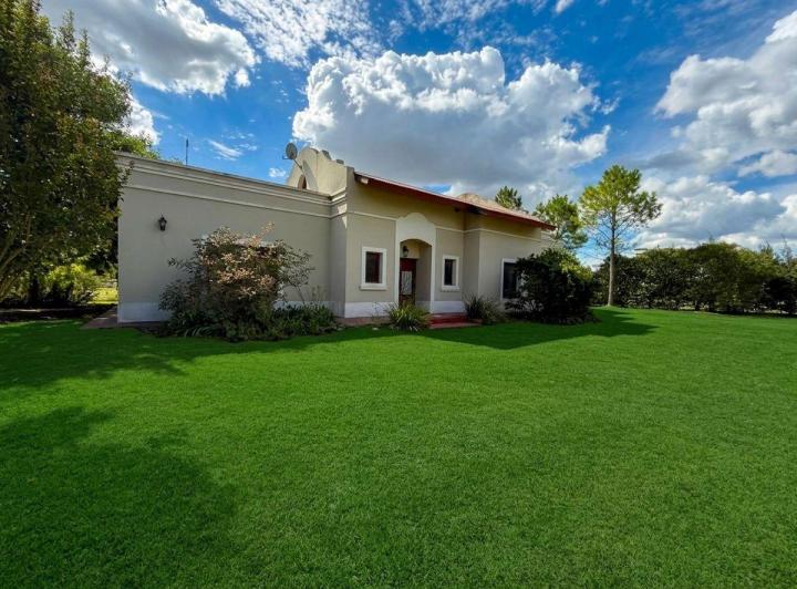 Casa · 220m² · 6 Ambientes