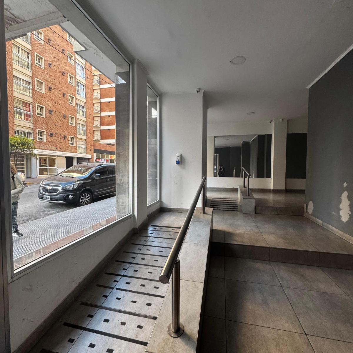Depto monoambiente 19m² en Centro, 2° piso cerca del mar y Shopping Aldrey