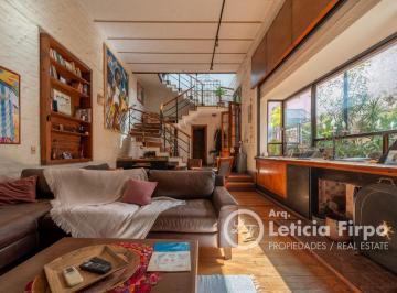 Casa · 350m² · 7 Ambientes · 1 Cochera · Imponente Casona Restaurada con Gran Jardín, Terrazas y Cochera.