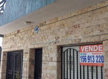 Casa de 4 ambientes, Rosario · Venta Casa de Dos Plantas 3 Dorm 2 Baños. cochera. Patio (Casaccia 5003) Ov. Lagos 5000