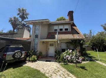 general-san-martin-jose-leon-suarez-venta-casa-4-ambientes · Venta Hermosa Casa con Parque en Barrio Parque Suhr Horeis