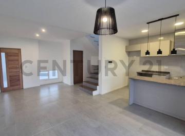 Casa · 172m² · 3 Ambientes · 2 Cocheras · Dúplex a Estrenar en Docta | 3 Dorm., Patio, Quincho y Cochera Doble