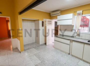 Casa · 233m² · 6 Ambientes · Venta Casa en B° Juniors