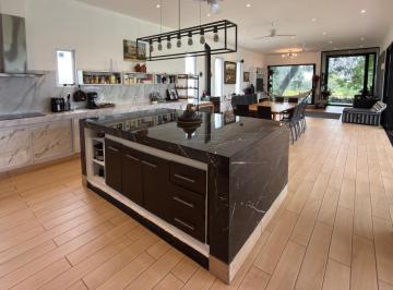 Casa de 6 ambientes, San Antonio · Casa de 4 Dorm. con Pileta en Country Las Delicias - Jujuy