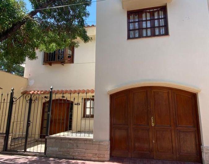 Casa · 170m² · 3 Ambientes · 1 Cochera